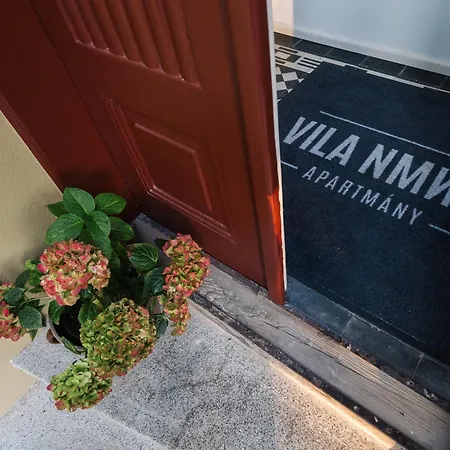 Nmnm 公寓 *
